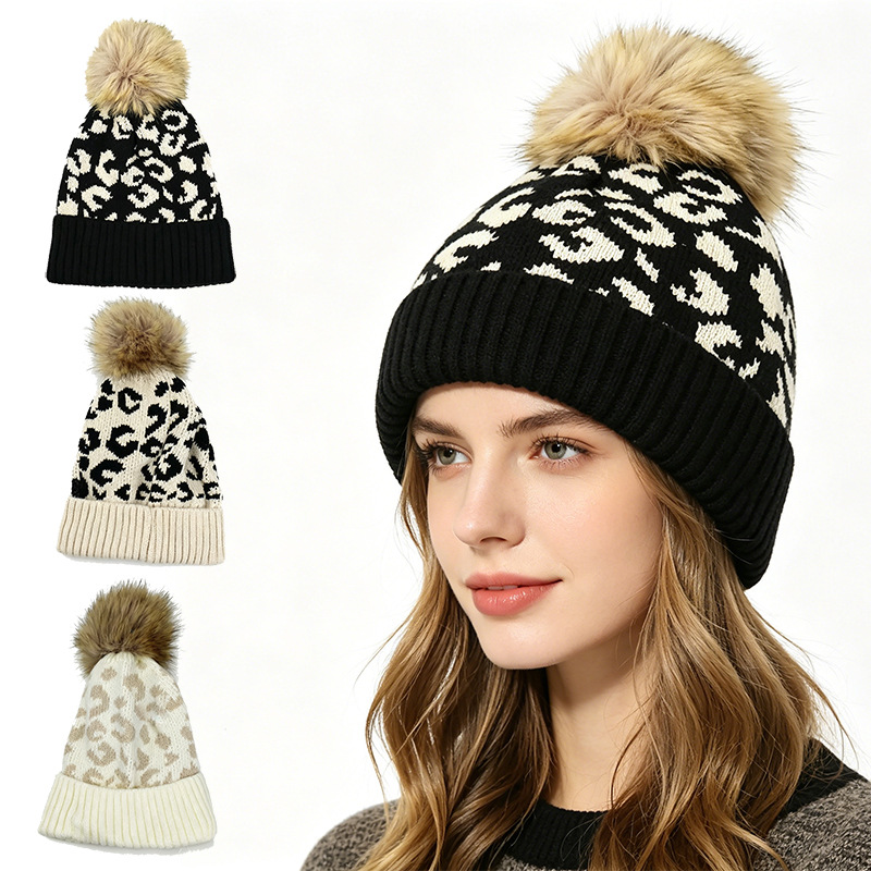Beanie Cuffed Knit - Jesienno-zimowa czapka z pomponami w panterkę,