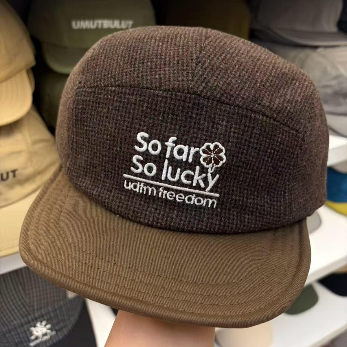 Corduroy Cap 5 Panel - Jesienno-zimowa czapka baseballowa z haftowanym napisem,