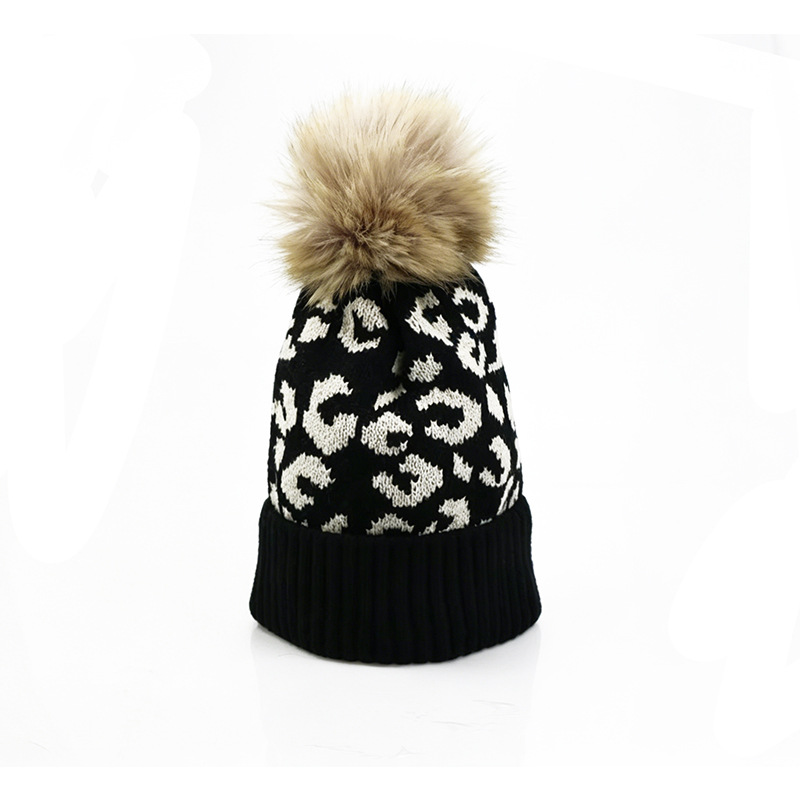 Jesienno-zimowa czapka z pompo – Beanie Cuffed Knit recenzja i cena